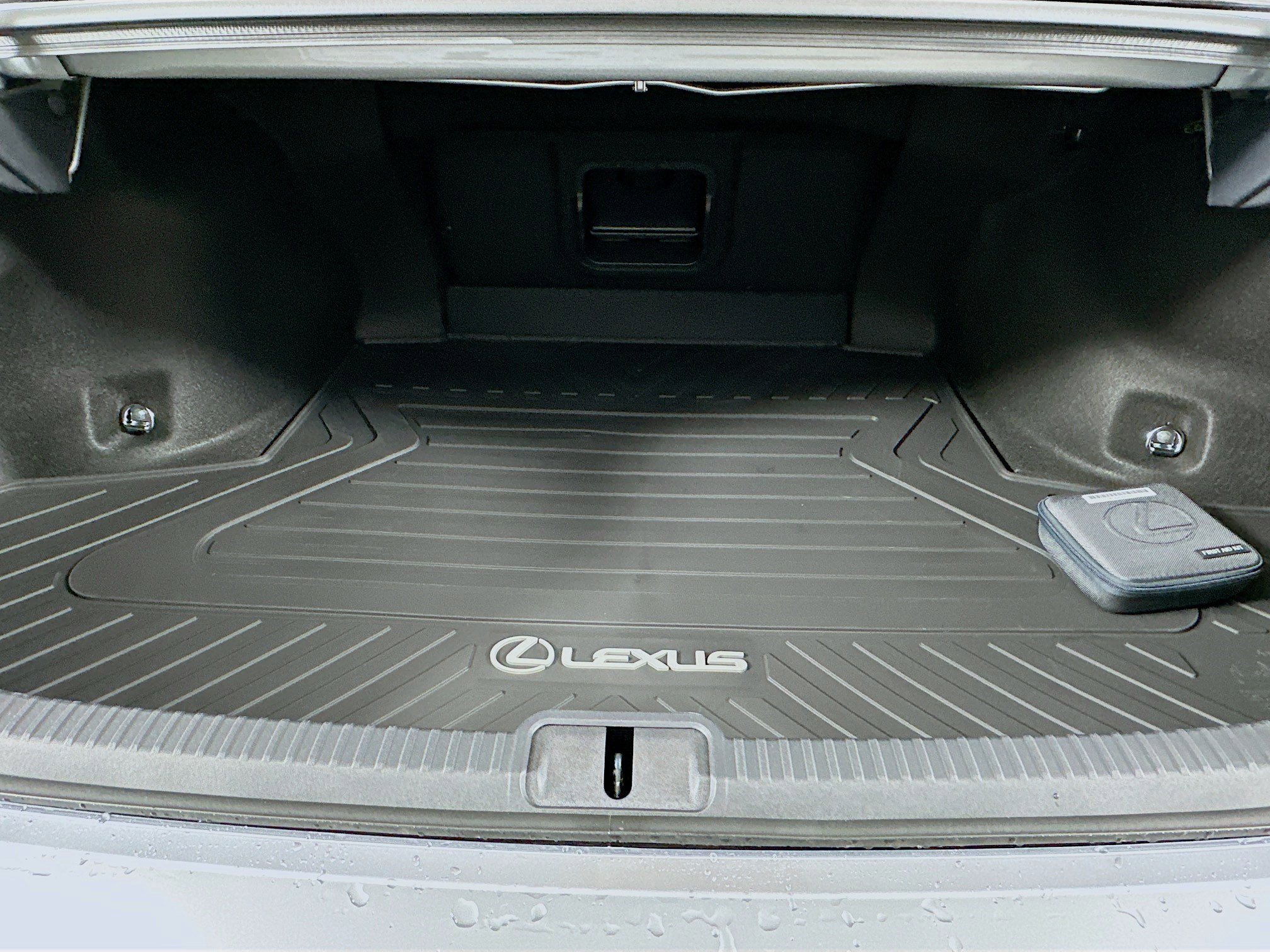 New 2025 Lexus ES 300h w/ Premium Package image 29