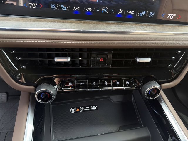 Used 2025 Chevrolet Tahoe High Country AWD/4WD image 21