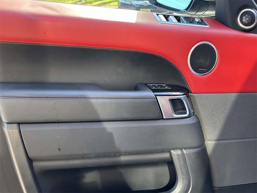 Used 2022 Land Rover Range Rover Sport HST image 16