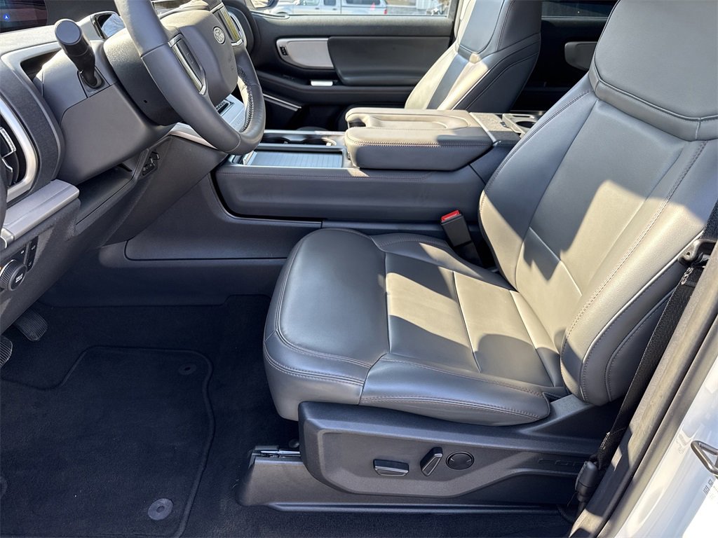 Used 2025 Ford Expedition Max Active image 9