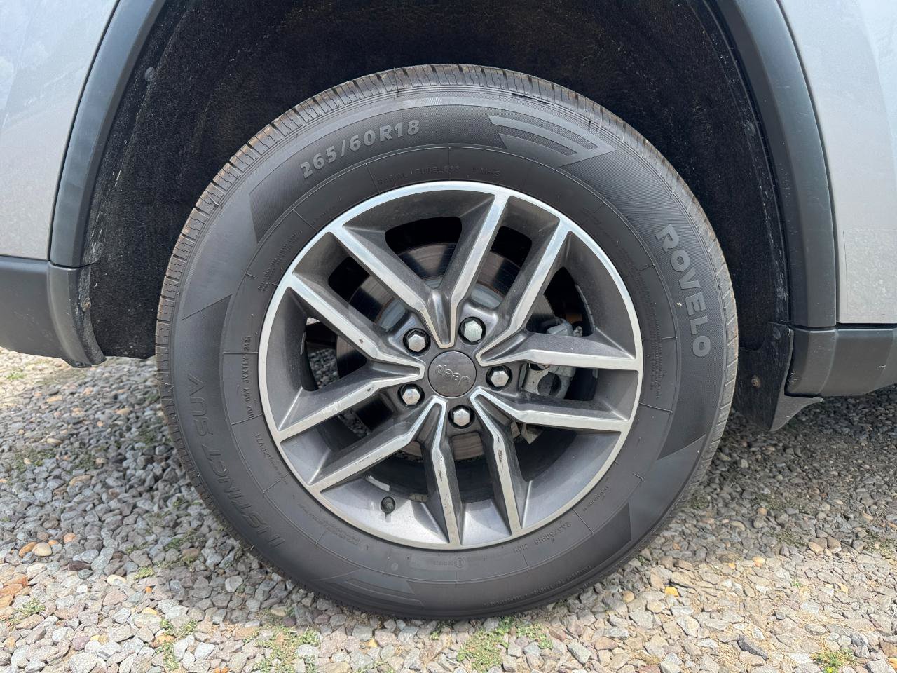 Used 2019 Jeep Grand Cherokee Laredo w/ Laredo X Package RWD image 10
