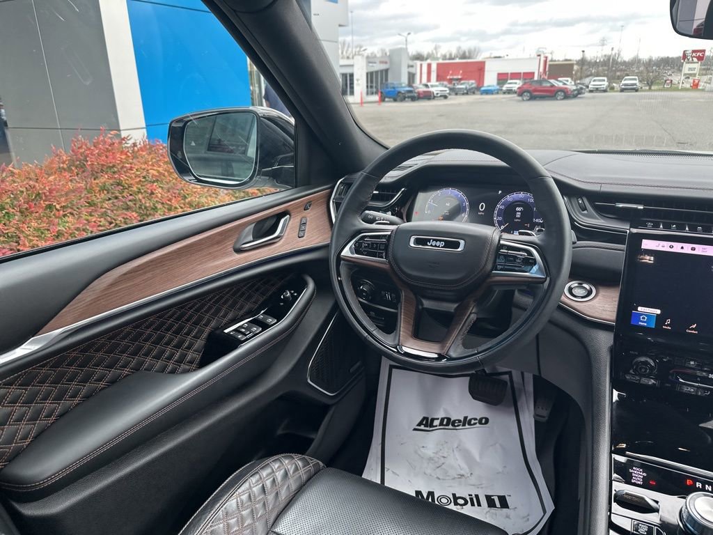 Used 2024 Jeep Grand Cherokee Summit image 15