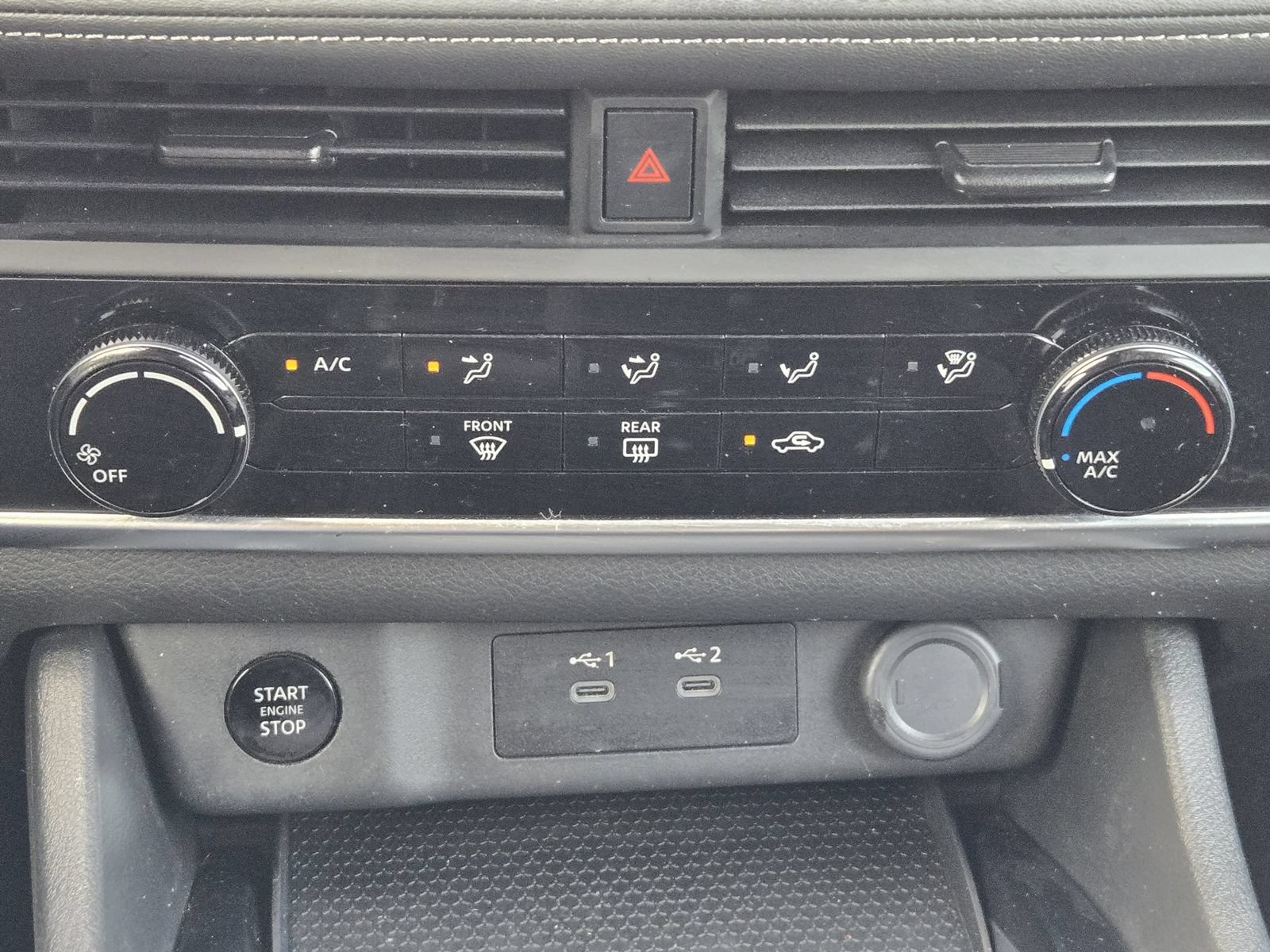 Used 2025 Nissan Rogue S AWD/4WD image 18