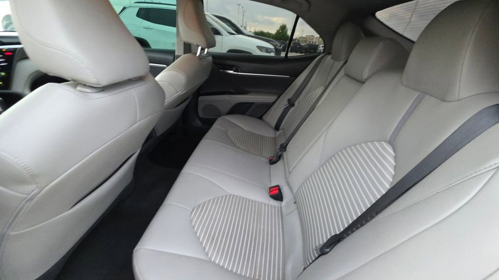 Used 2019 Toyota Camry SE image 13