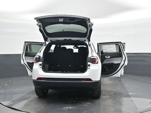 Used 2025 Jeep Compass Sport w/ Mopar Graphics Package AWD/4WD image 44