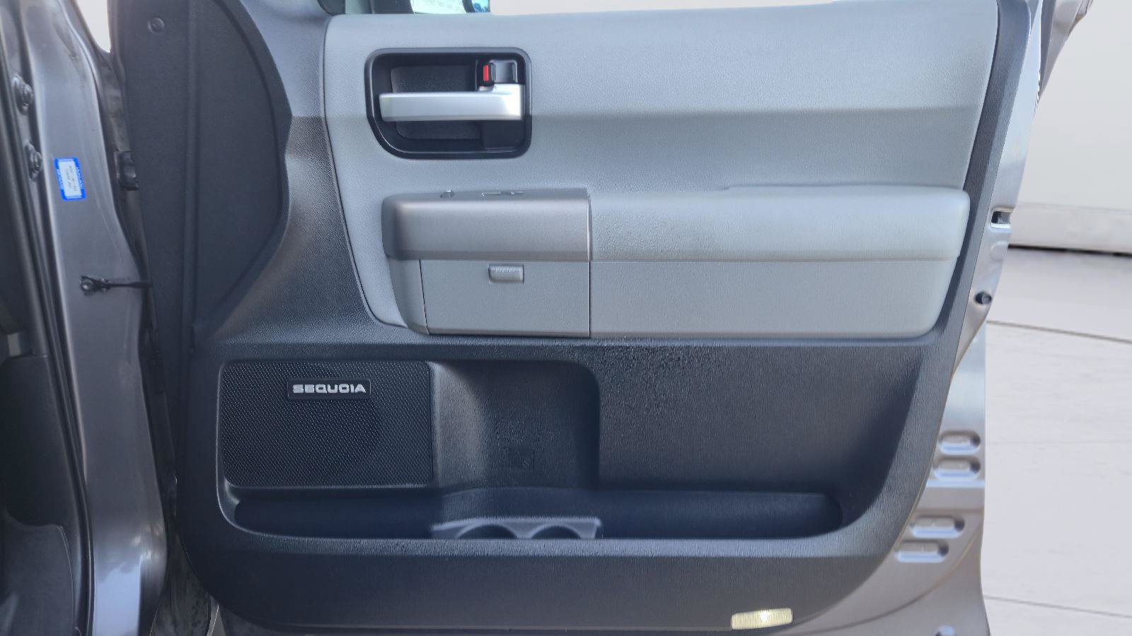 Used 2015 Toyota Sequoia Limited RWD image 22