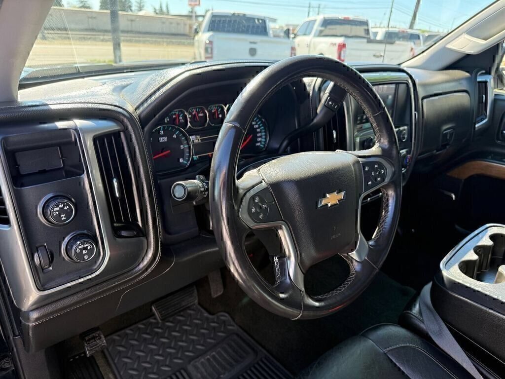 Used 2016 Chevrolet Silverado 1500 LTZ AWD/4WD image 9