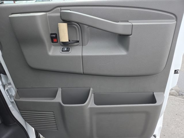 New 2025 GMC Savana 3500 Extended w/ Driver Convenience Package RWD image 19