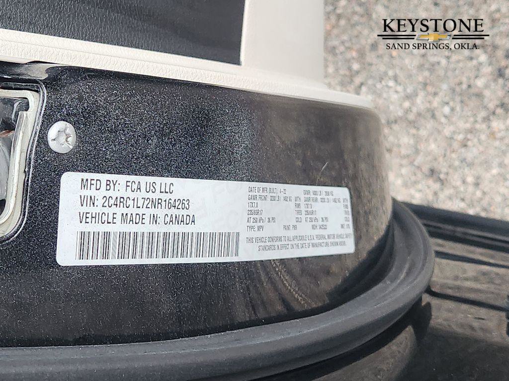 Used 2022 Chrysler Pacifica Touring-L image 34