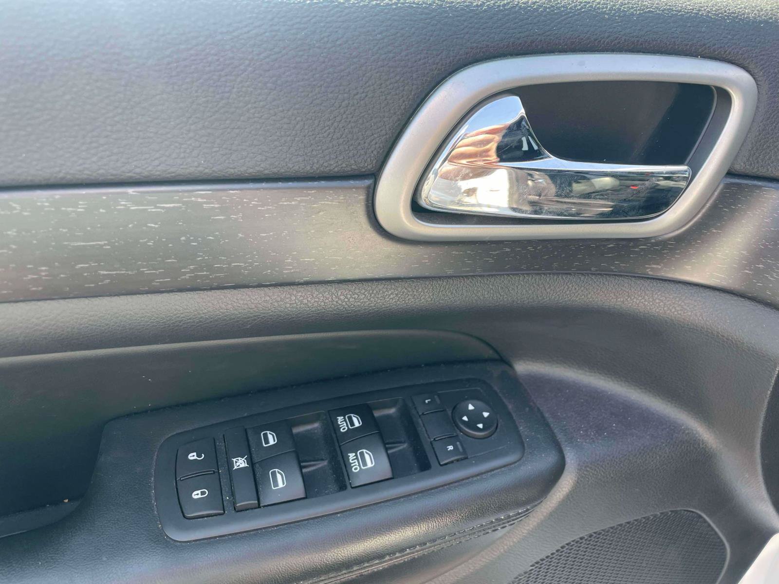Used 2017 Jeep Grand Cherokee Altitude AWD/4WD image 11