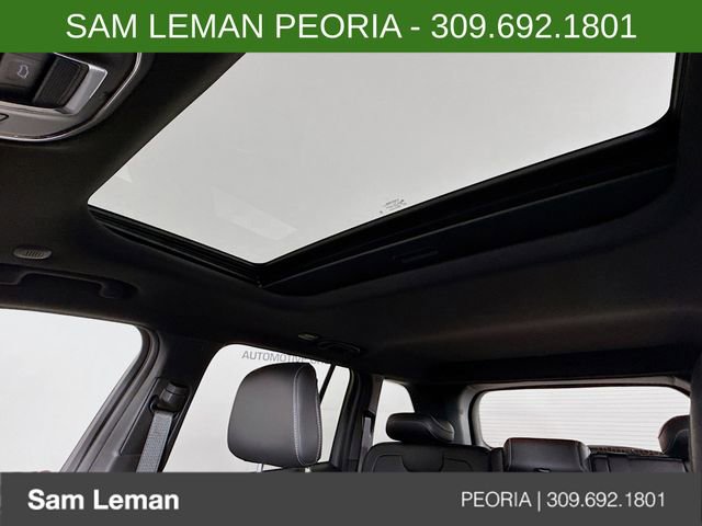 New 2025 Jeep Grand Cherokee Altitude image 21