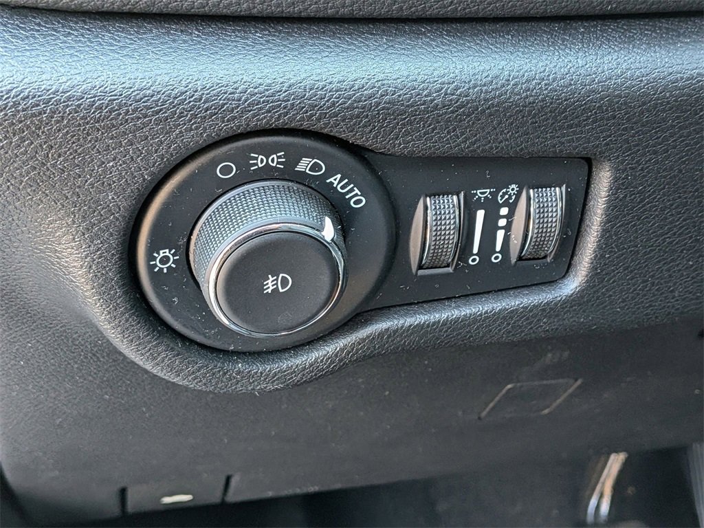 Used 2022 Chrysler Pacifica Touring-L w/ S Appearance Package image 13