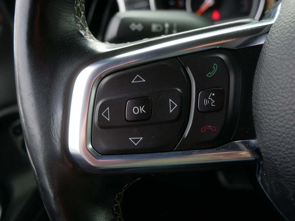 Used 2020 Jeep Wrangler Unlimited Sahara w/ Uconnect 4C Nav & Sound Group AWD/4WD image 21