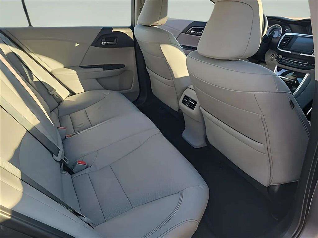 Used 2017 Honda Accord EX-L image 18
