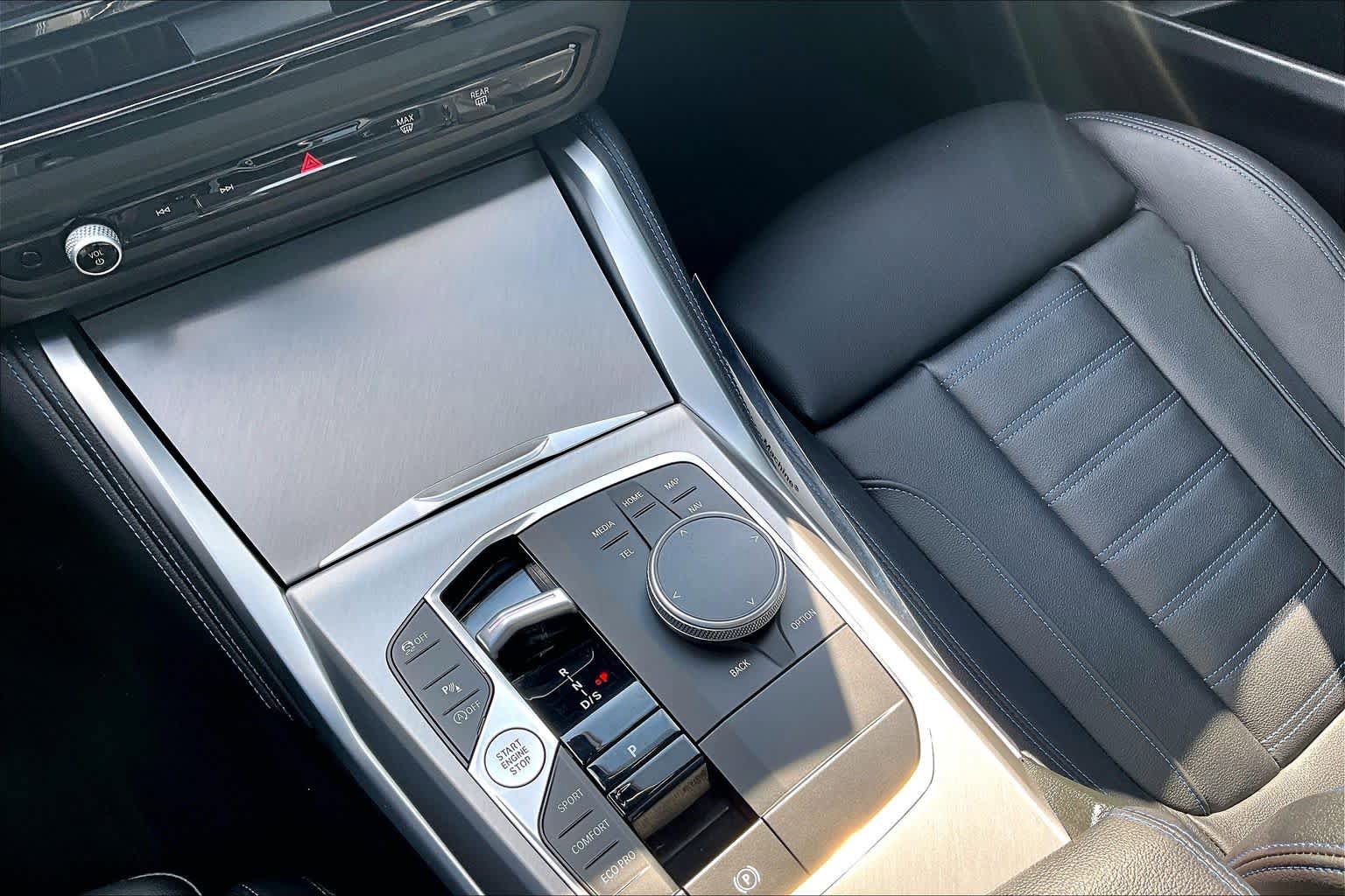 Used 2025 BMW 230i Coupe w/ M Sport Package image 17