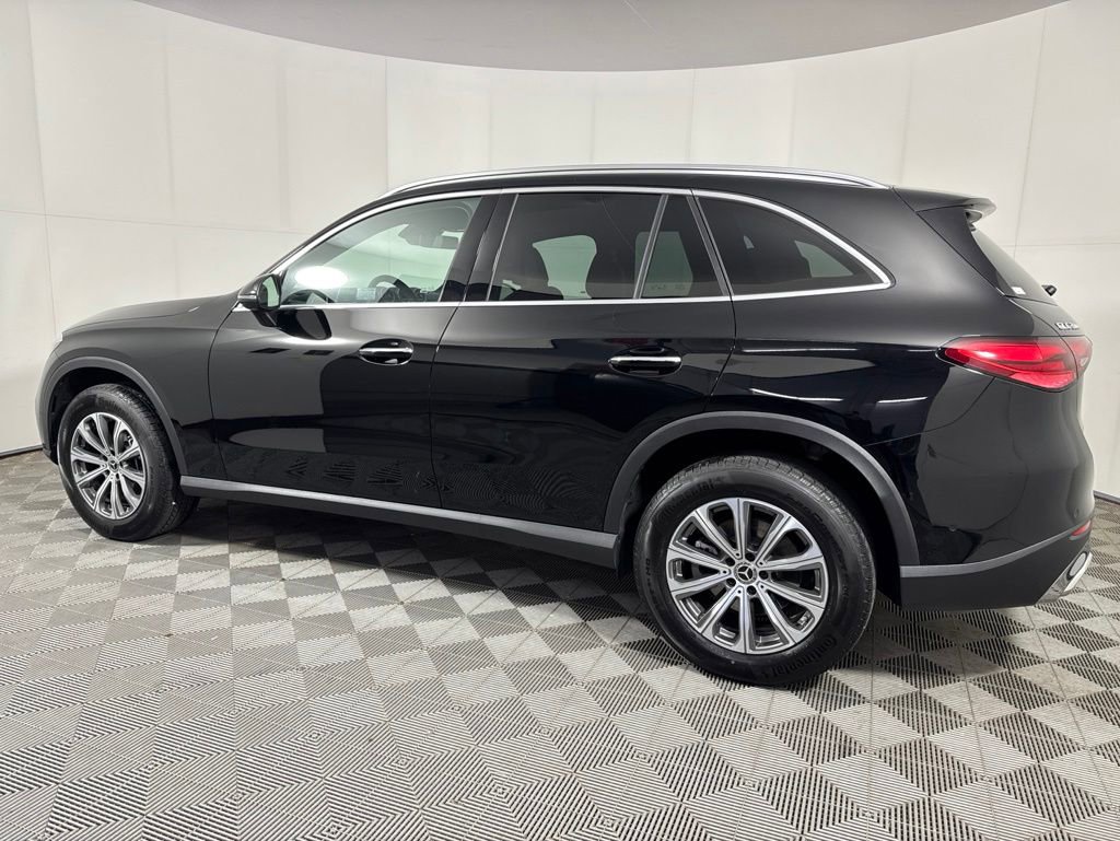 Certified 2025 Mercedes-Benz GLC 300 4MATIC image 3