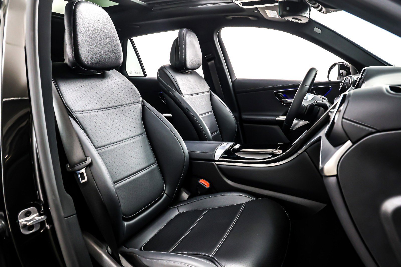 Used 2024 Mercedes-Benz GLC 300 image 8