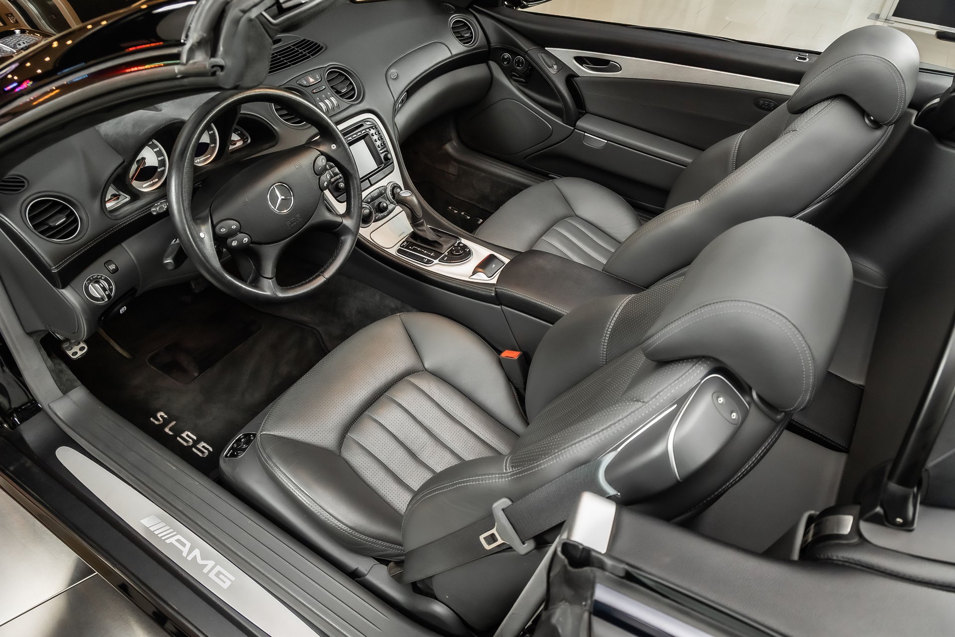 Used 2003 Mercedes-Benz SL 55 AMG image 2