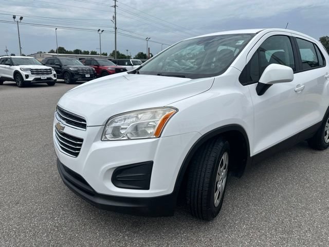 Used 2015 Chevrolet Trax LS FWD image 28