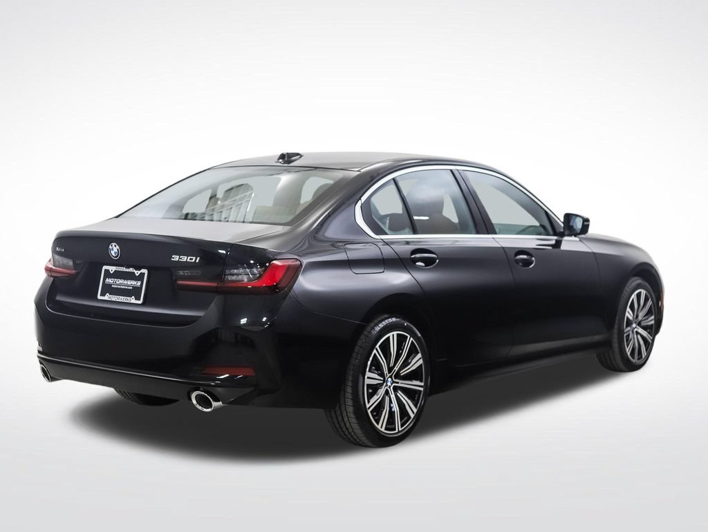 Used 2026 BMW 330i xDrive Sedan w/ Premium Package AWD/4WD image 5