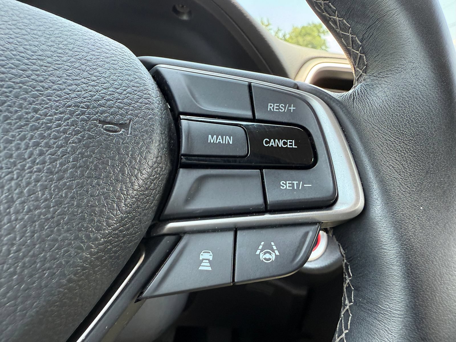Used 2019 Honda Insight Touring image 32