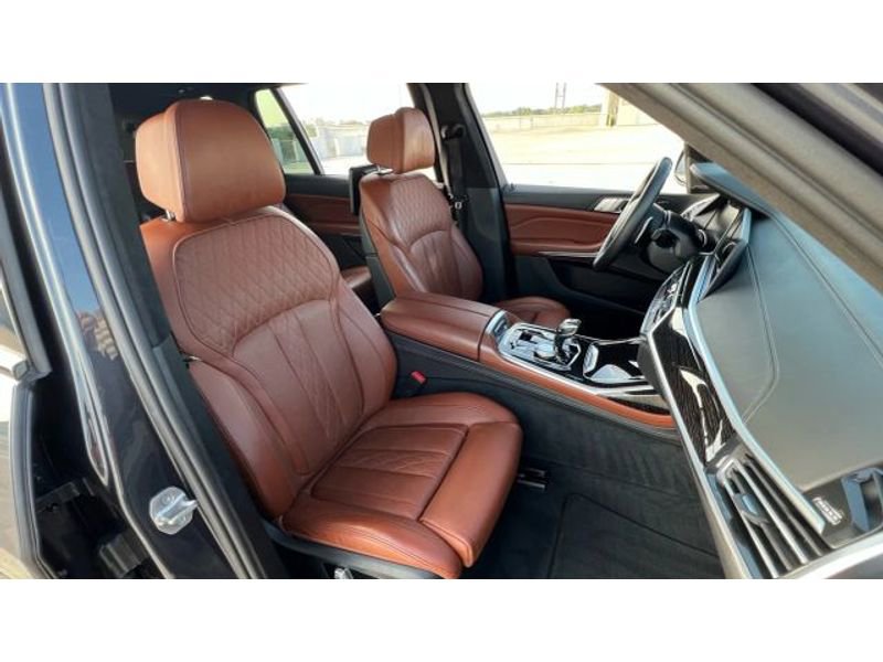 Used 2020 BMW X7 M50i image 22