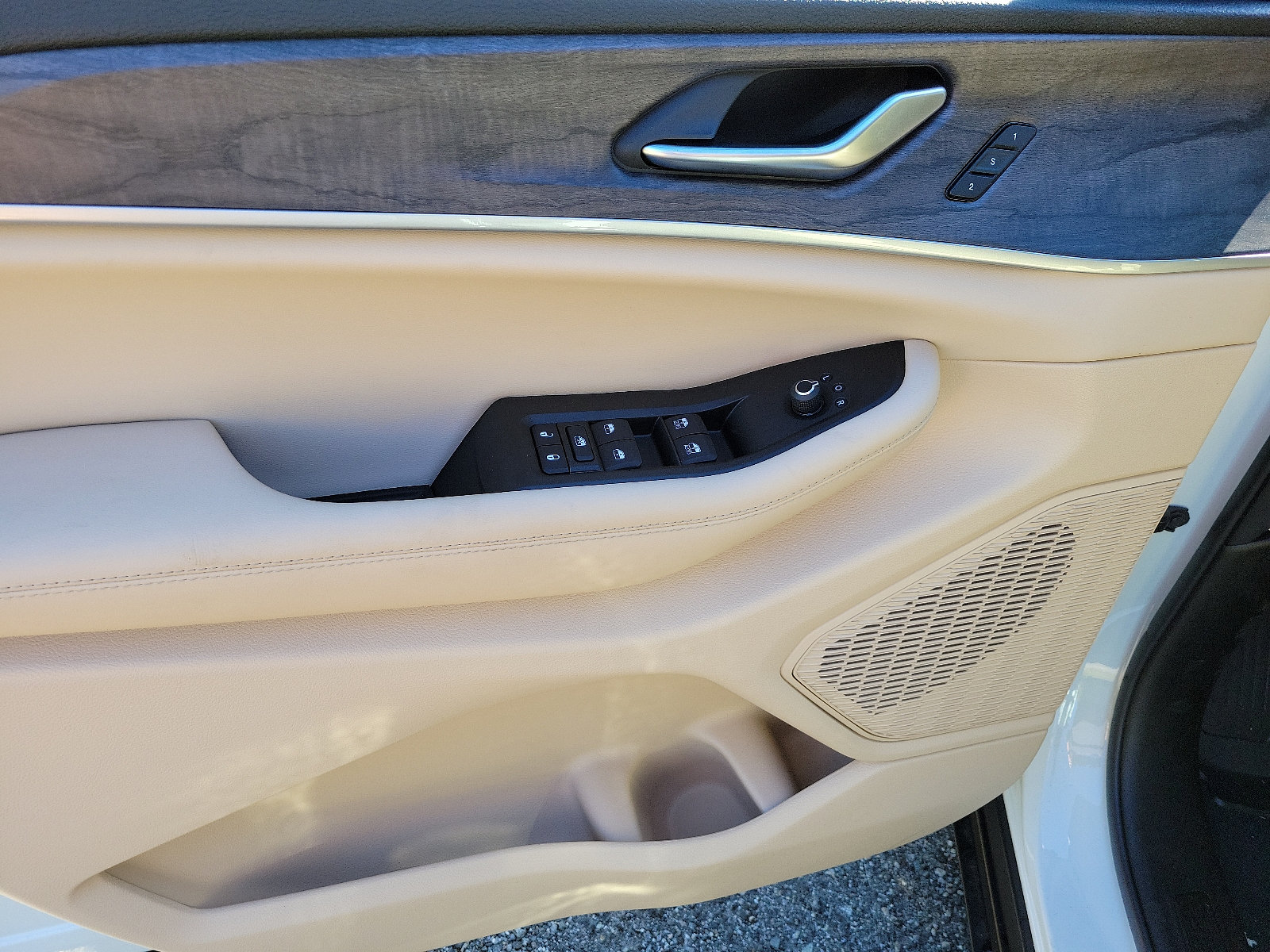 New 2023 Jeep Grand Cherokee L Limited AWD/4WD image 9