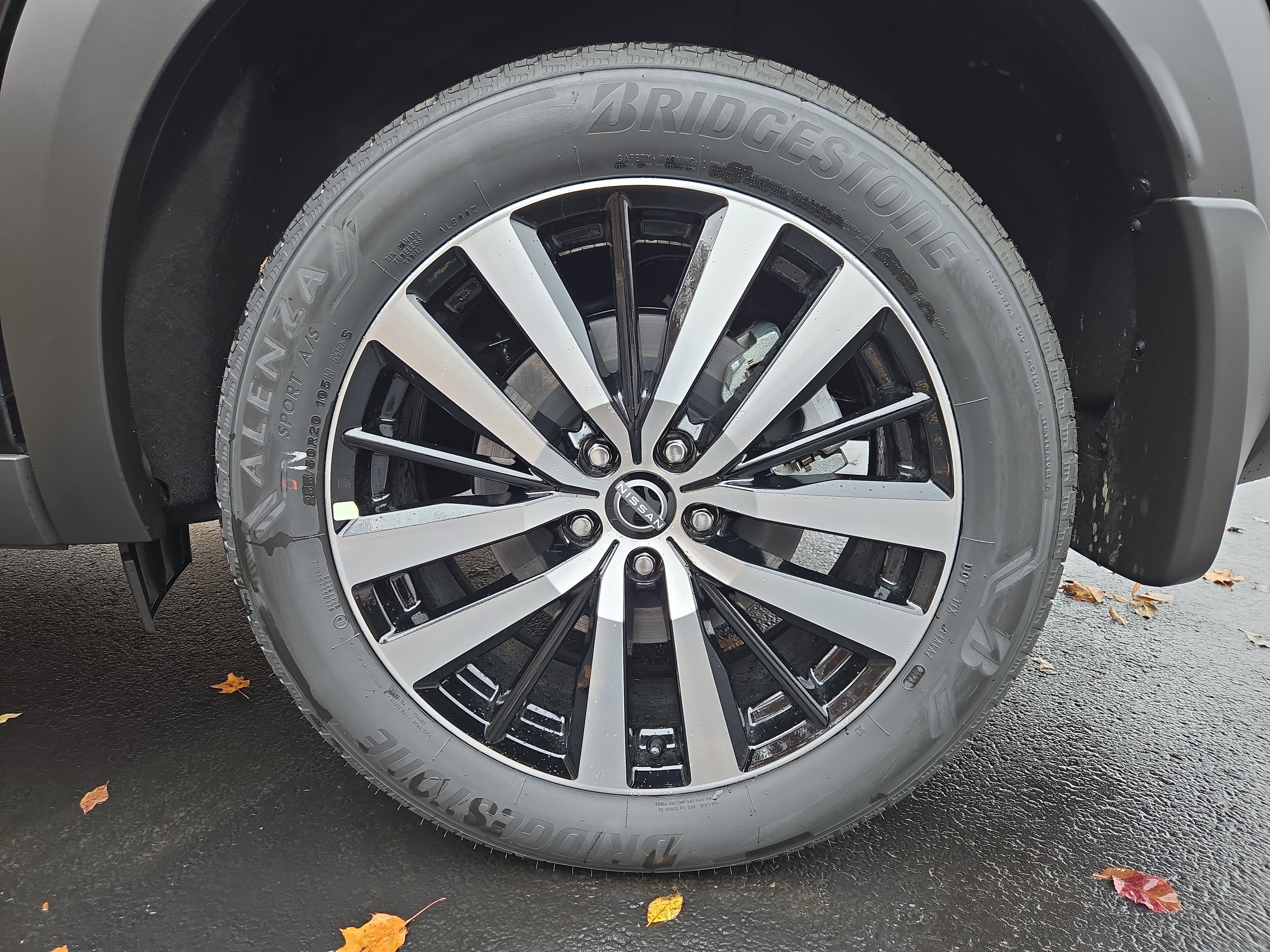 New 2025 Nissan Pathfinder Platinum image 9