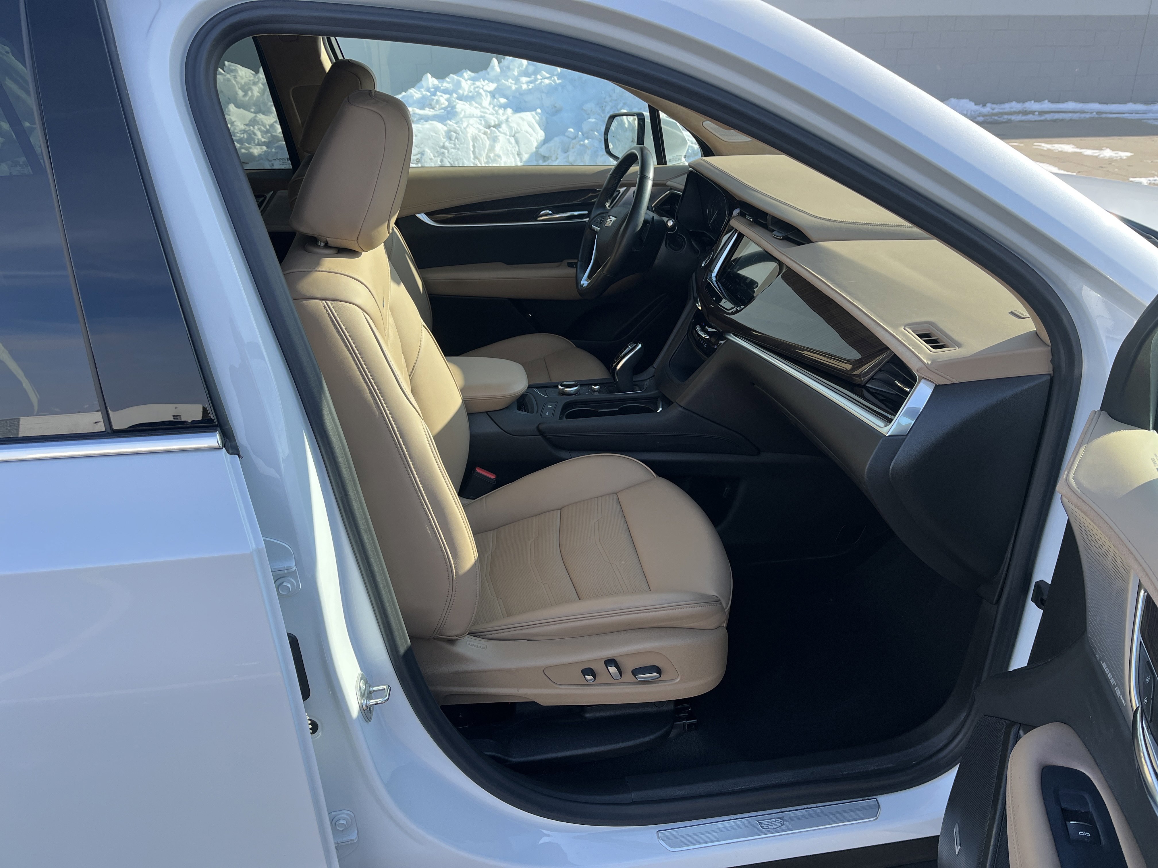 Used 2024 Cadillac XT6 Premium Luxury w/ Platinum Package image 19