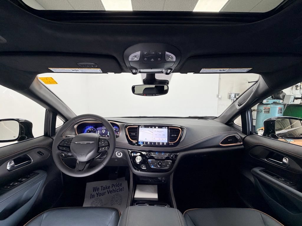 New 2027 Chrysler Pacifica Pinnacle AWD/4WD image 12