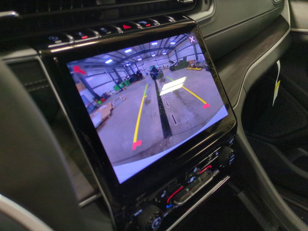 New 2025 Jeep Grand Cherokee Limited w/ Trailer Tow Package image 30