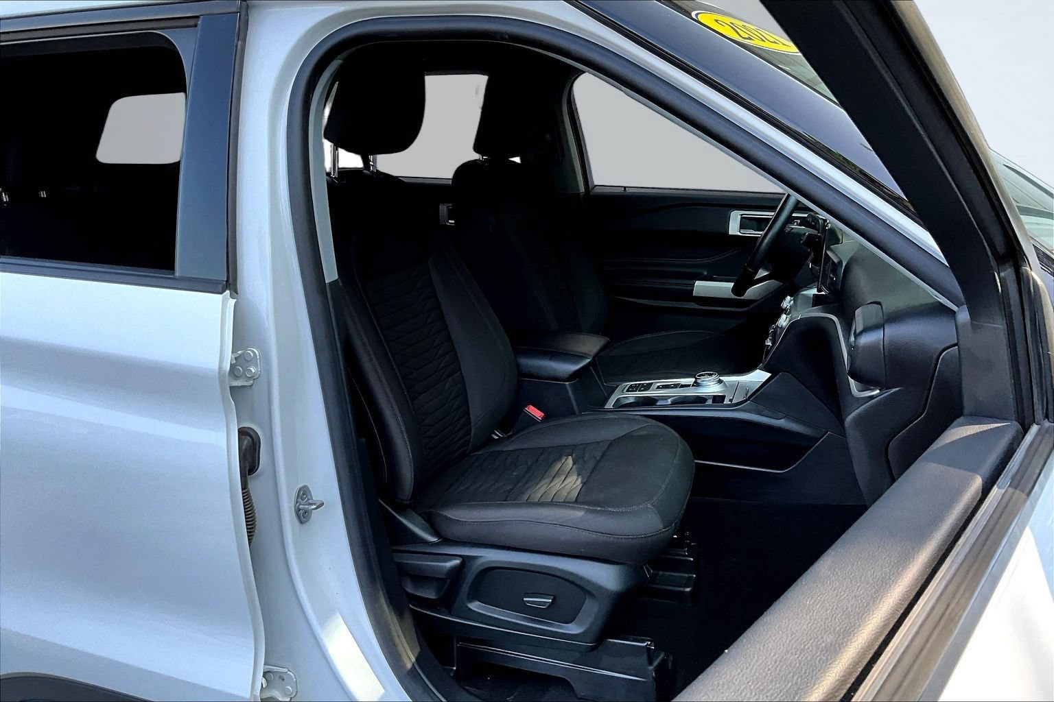 Used 2021 Ford Explorer XLT RWD image 28