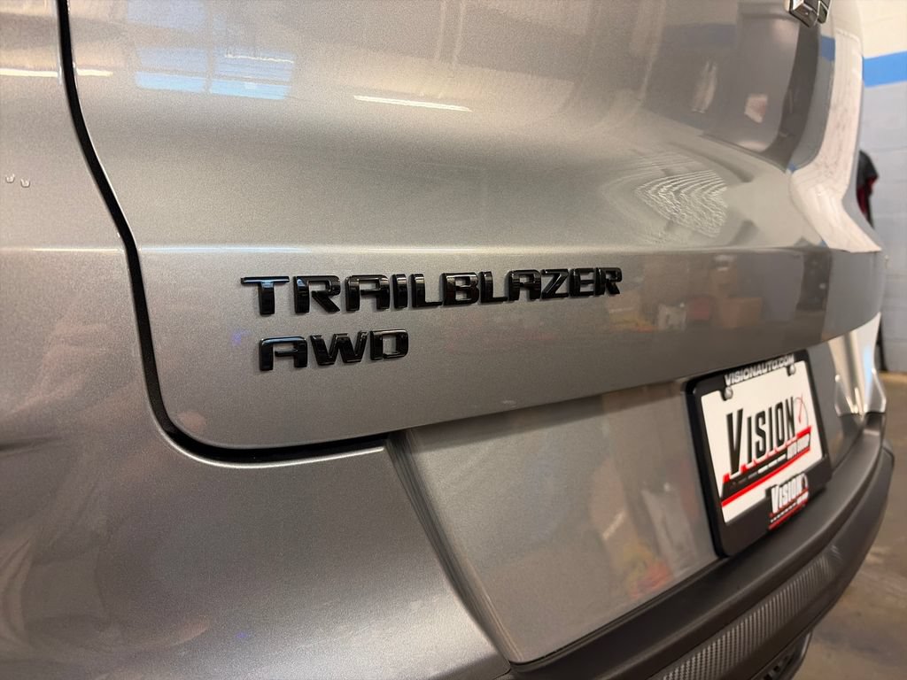 Used 2023 Chevrolet TrailBlazer RS w/ Convenience Package AWD/4WD image 26