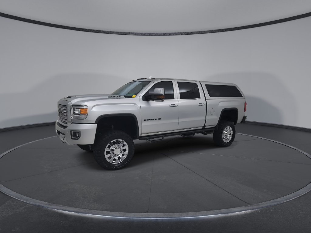Used 2017 GMC Sierra 2500 Denali w/ Duramax Plus Package AWD/4WD image 7
