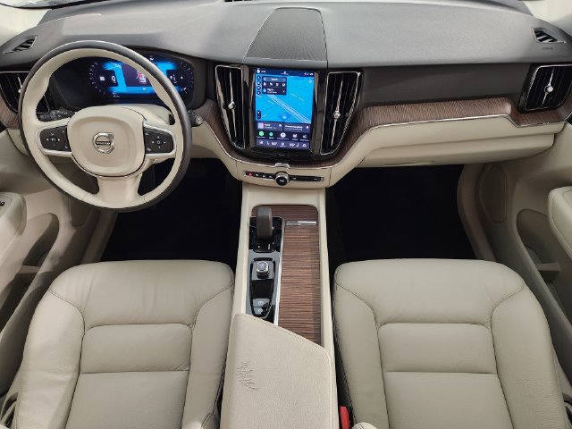 Used 2022 Volvo XC60 B5 Momentum AWD/4WD image 4