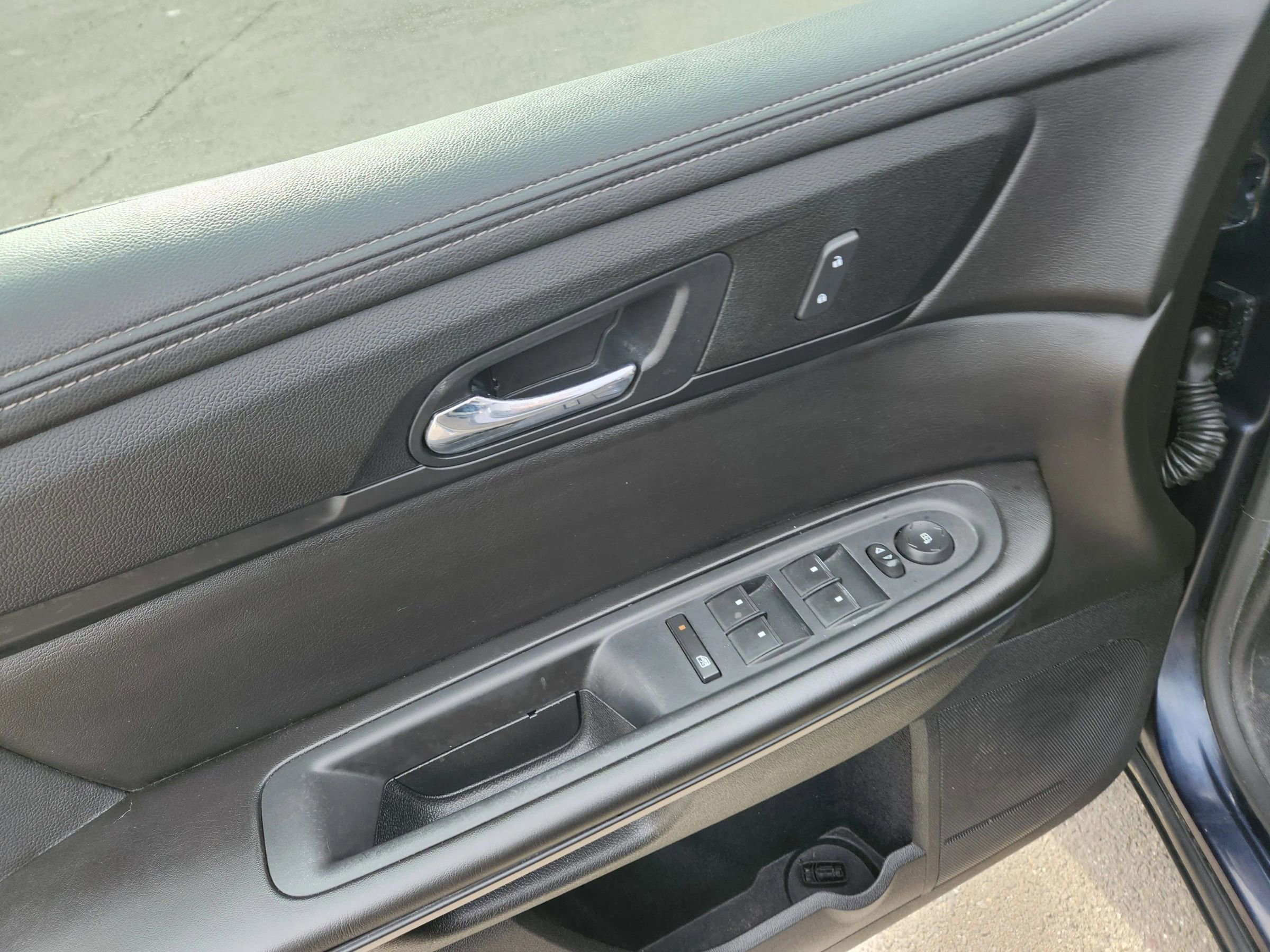 Used 2017 Chevrolet Traverse LT w/ Style and Technology Package image 24