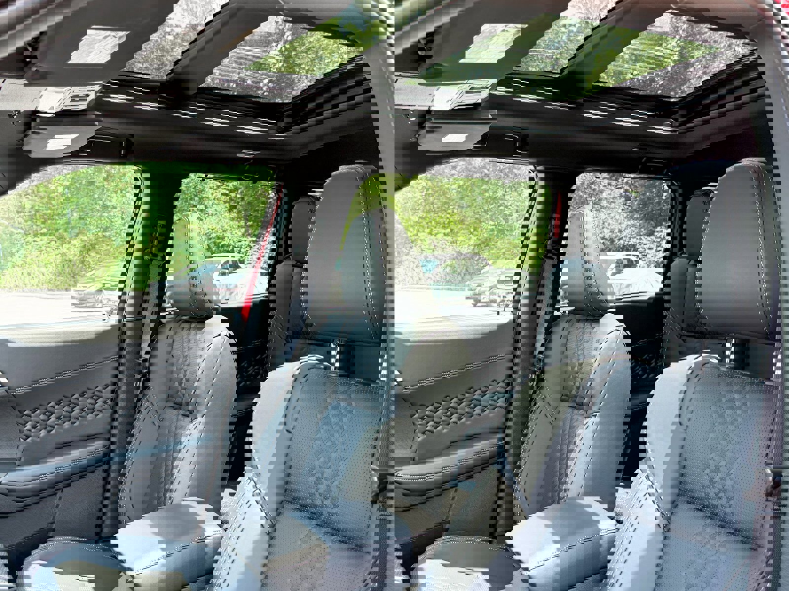 New 2025 Mitsubishi Outlander 4WD Plug-In Hybrid image 6