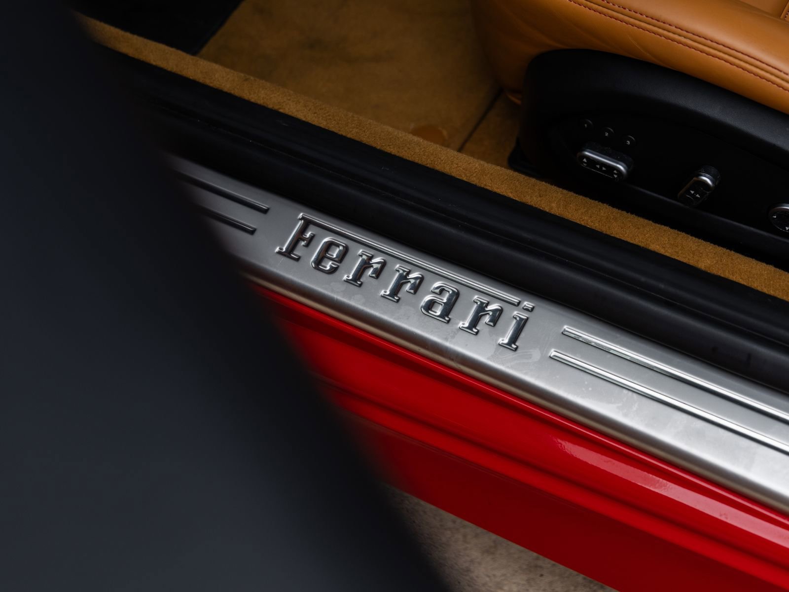 Used 2016 Ferrari California T RWD image 27