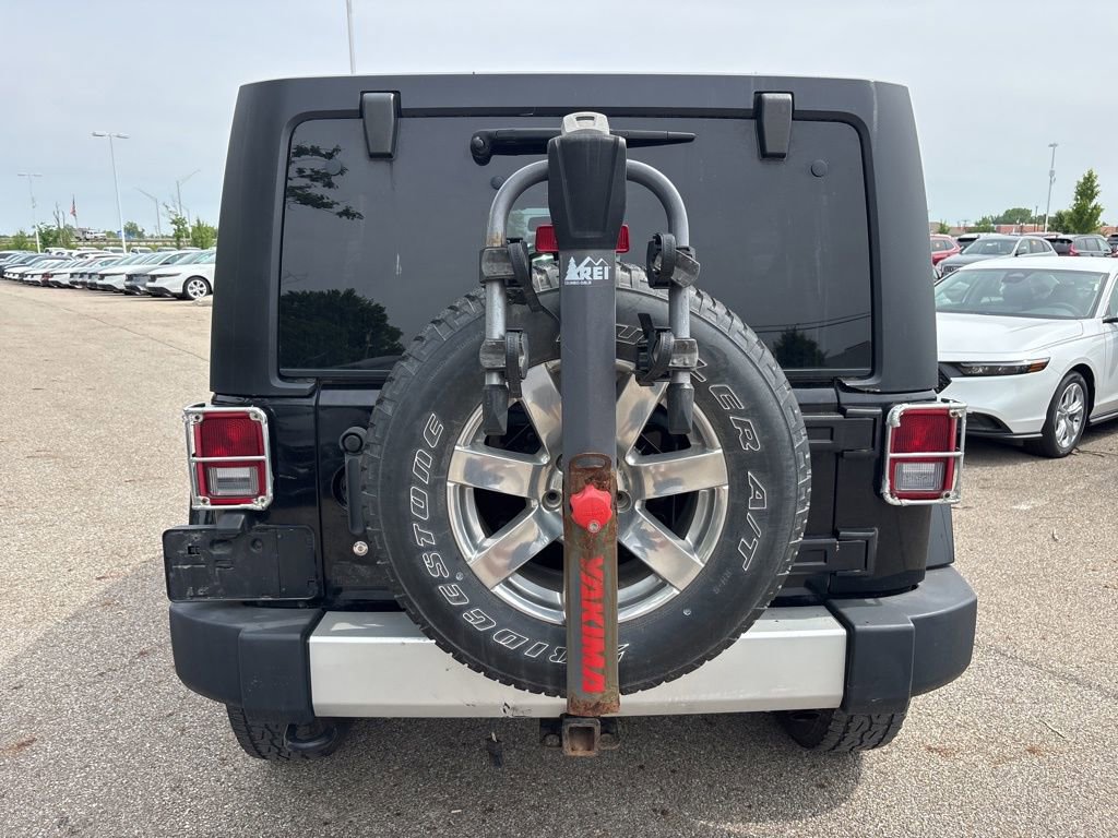 Used 2013 Jeep Wrangler Unlimited Sahara w/ Dual Top Group AWD/4WD image 8