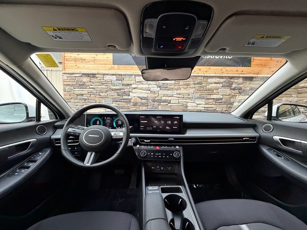 Used 2025 Hyundai Sonata SEL FWD image 16