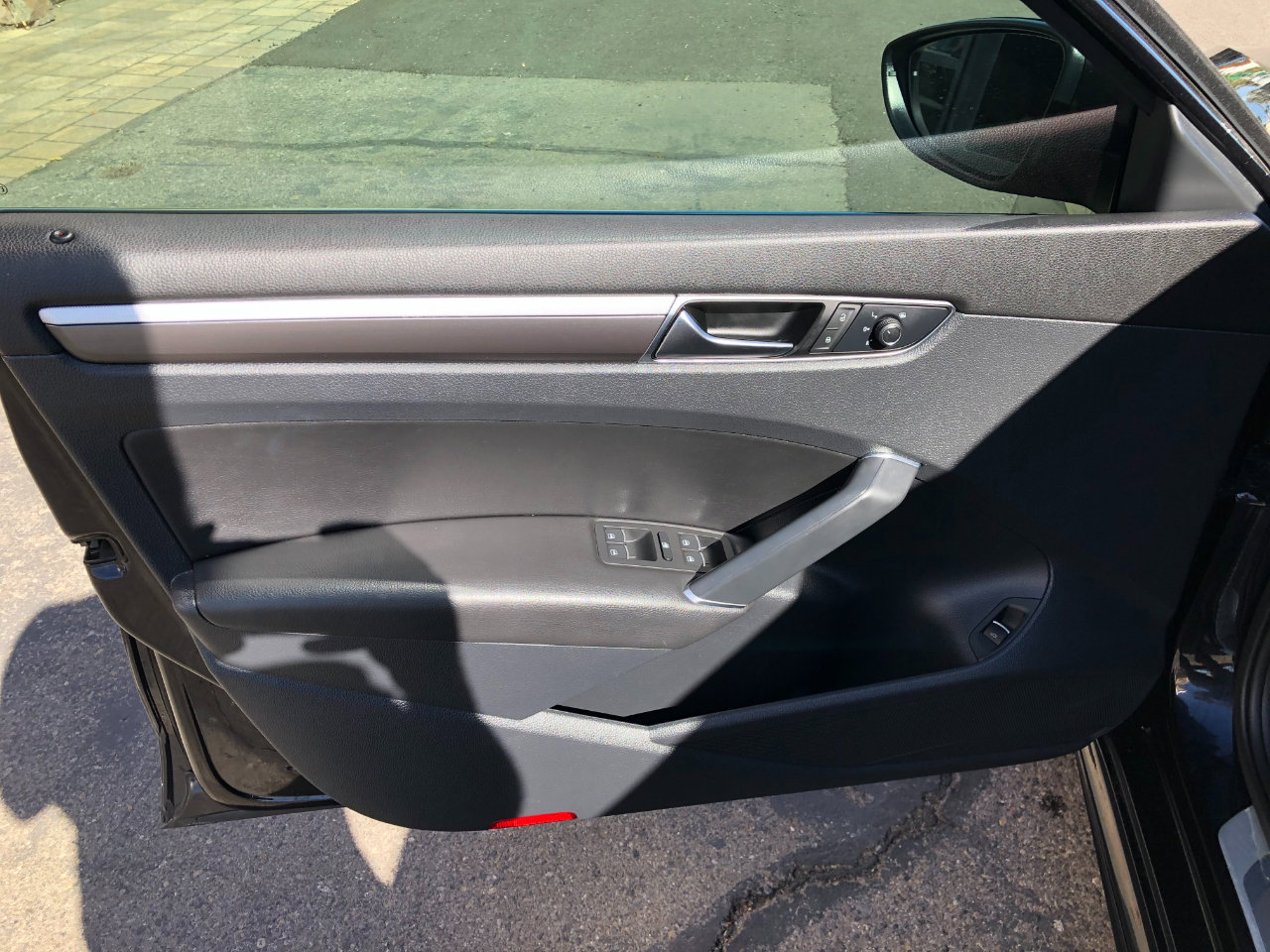 Used 2017 Volkswagen Passat 1.8T R-Line image 10