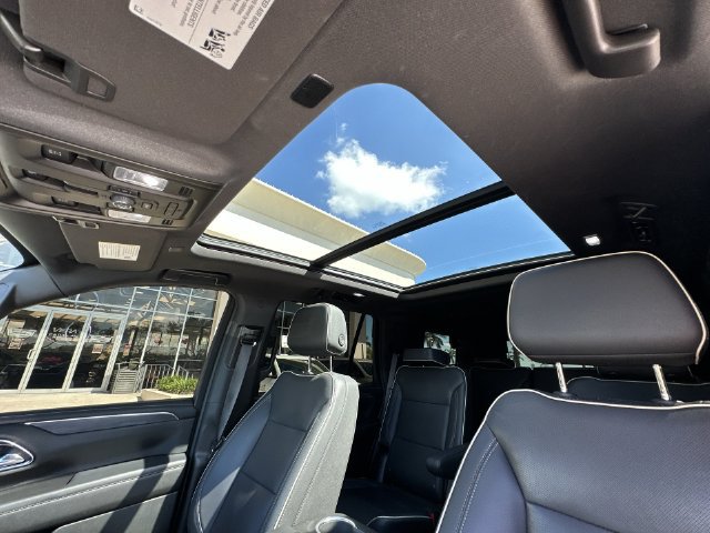 Used 2023 GMC Yukon SLT w/ SLT Premium Package RWD image 28