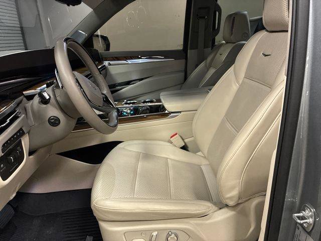 Used 2025 Cadillac Escalade ESV Sport Platinum w/ LPO, Floor Liner Package AWD/4WD image 9