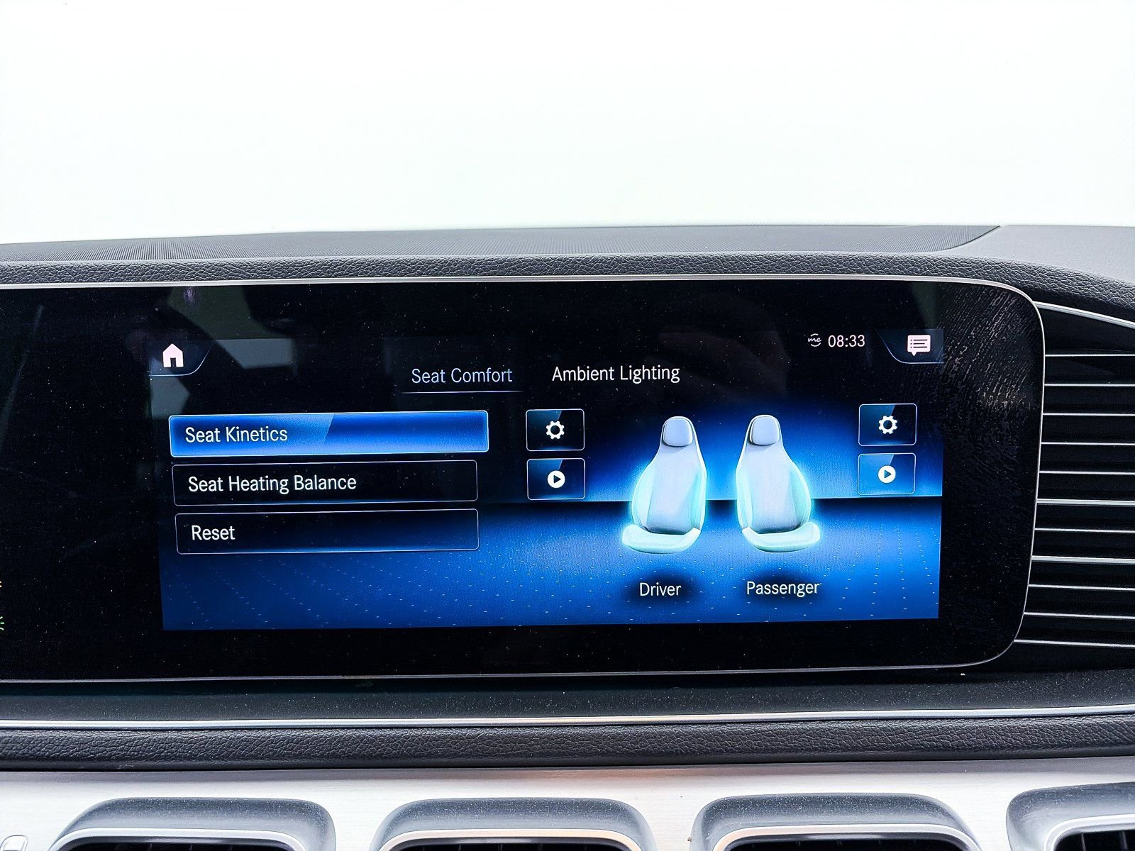 Used 2023 Mercedes-Benz GLE 450 4MATIC w/ AMG Line Exterior image 24