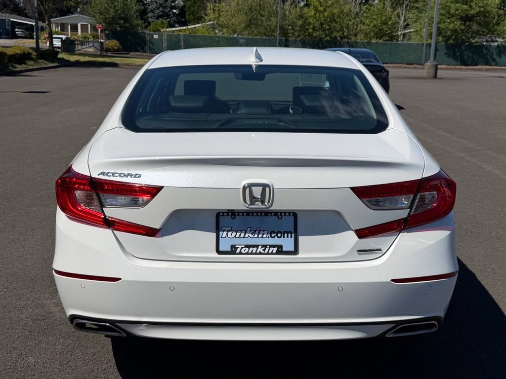 Used 2018 Honda Accord Touring image 7