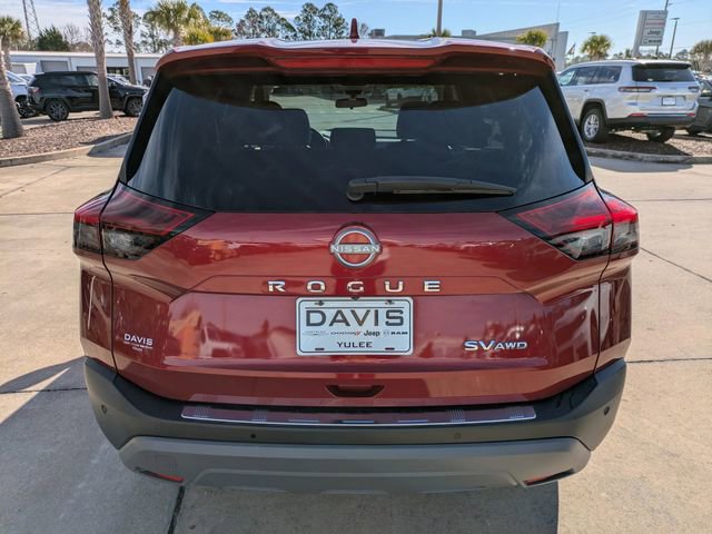 Used 2023 Nissan Rogue SV image 5