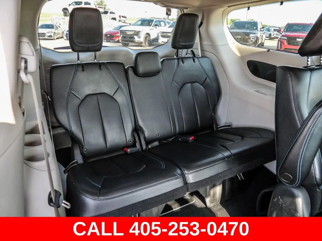 Used 2021 Chrysler Pacifica Touring-L FWD image 49