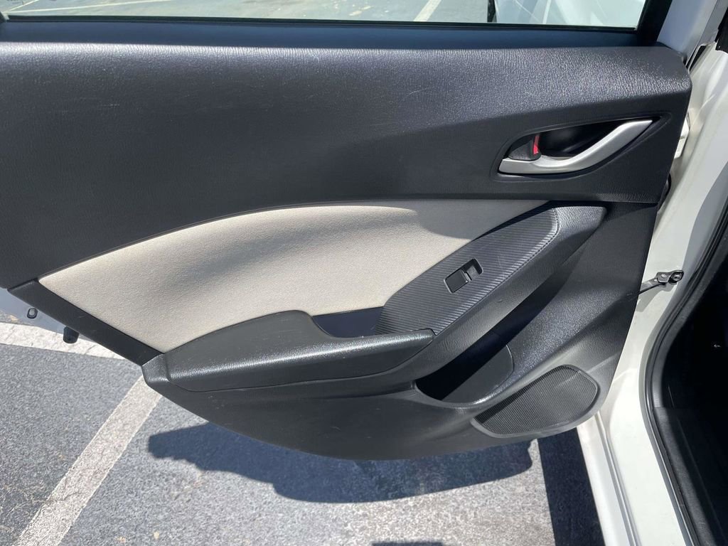 Used 2016 MAZDA MAZDA3 i Sport w/ Preferred Equipment Package FWD image 19