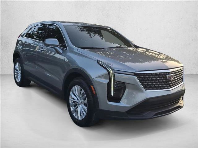 Used 2024 Cadillac XT4 Luxury w/ Cold Weather Package FWD video 3