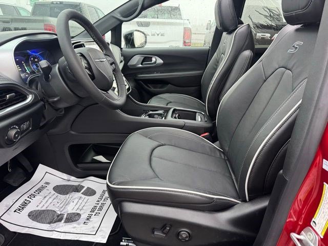 New 2026 Chrysler Pacifica Limited w/ S Appearance Package image 9